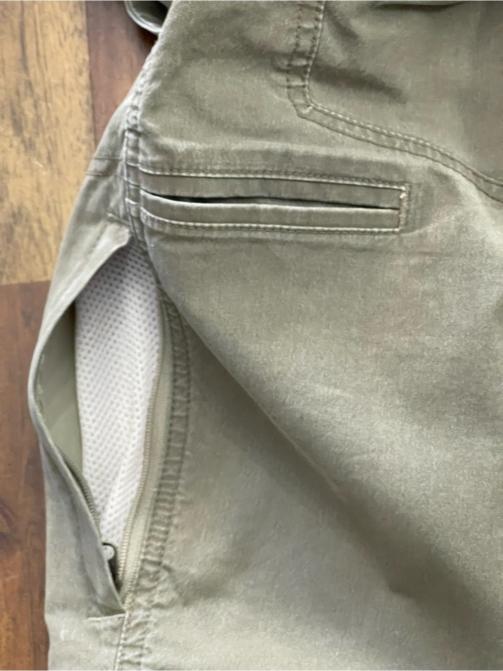 KUHL Ramblr Men’s Khaki Hiking Shorts -
Size 34 - Picture 13 of 15